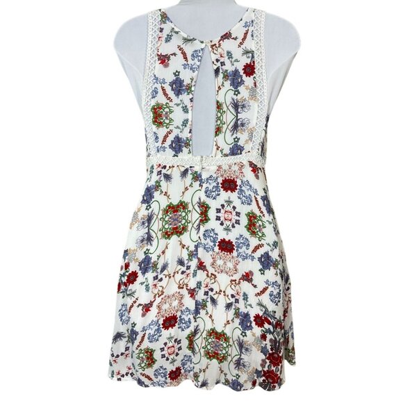 Boho Chic 2Bella Floral Print Sleeveless Dress With Lace Cutwork Trim Small - Picture 5 of 9